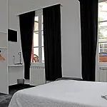 Brasserie Du Parc 2* אלבי